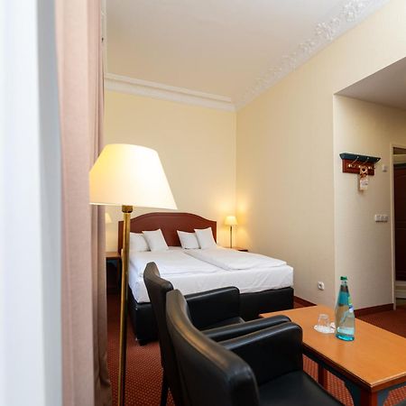 Akzent Hotel Am Goldenen Strauss Görlitz Exteriör bild