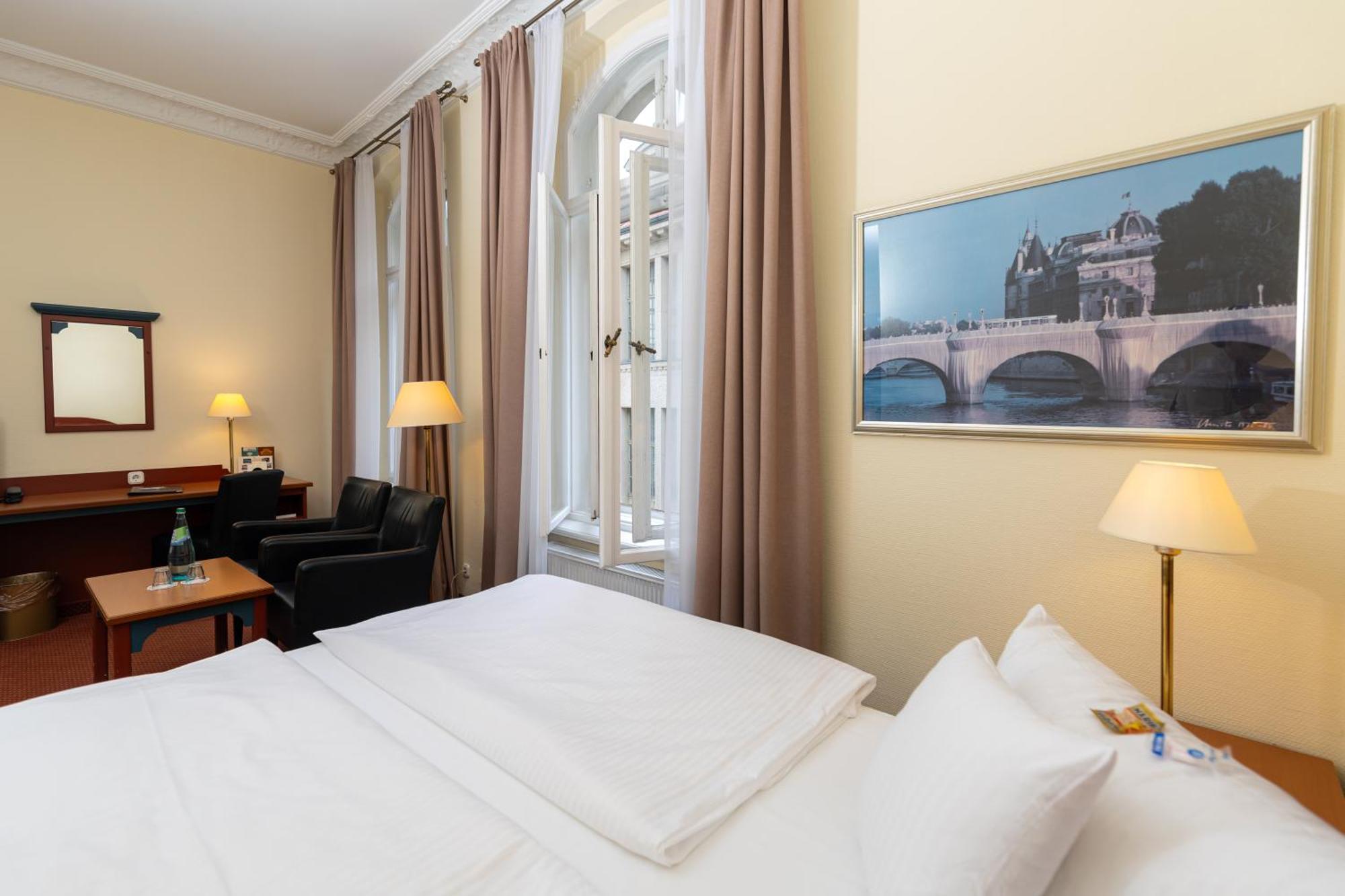 Akzent Hotel Am Goldenen Strauss Görlitz Exteriör bild