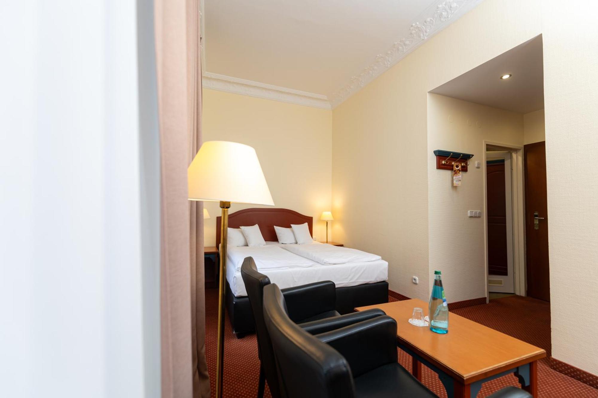 Akzent Hotel Am Goldenen Strauss Görlitz Exteriör bild