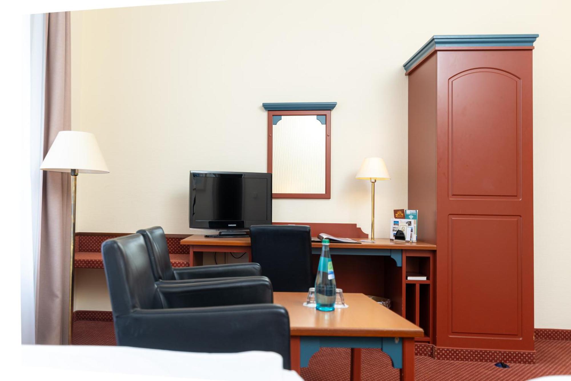 Akzent Hotel Am Goldenen Strauss Görlitz Exteriör bild