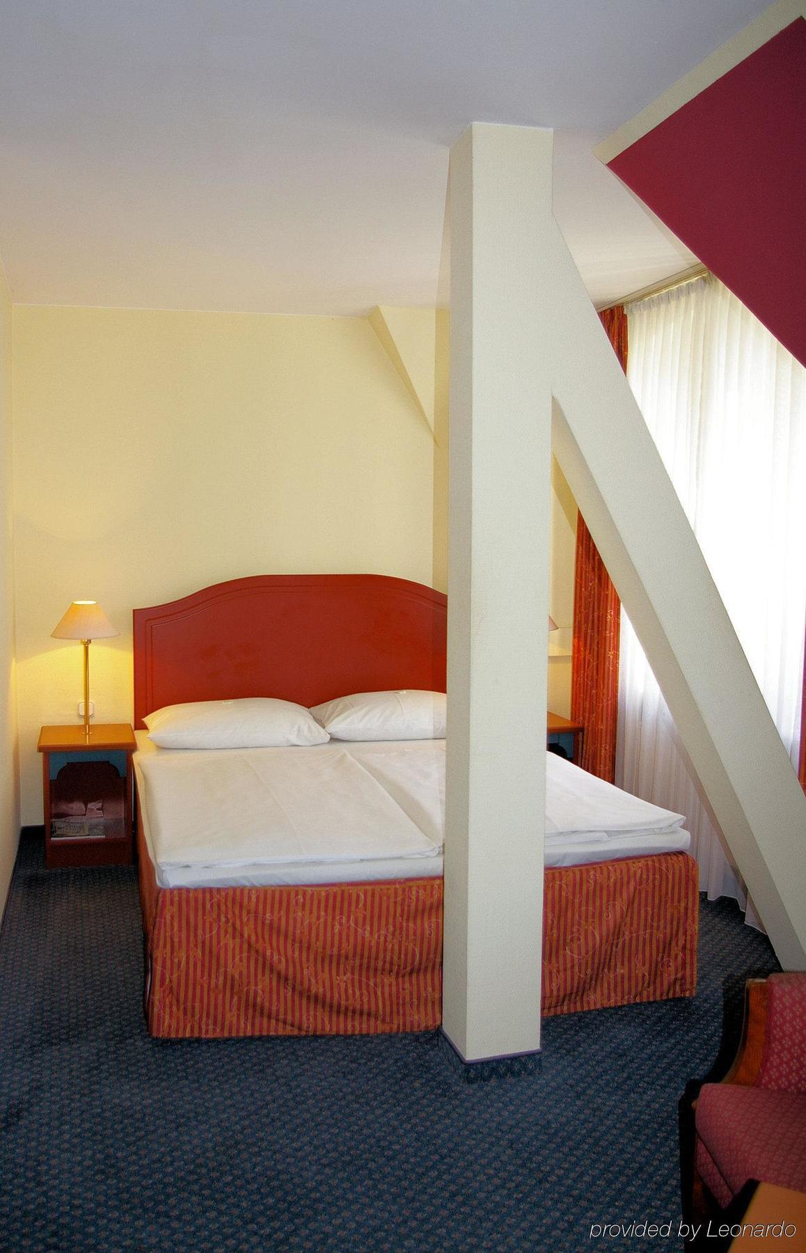 Akzent Hotel Am Goldenen Strauss Görlitz Rum bild