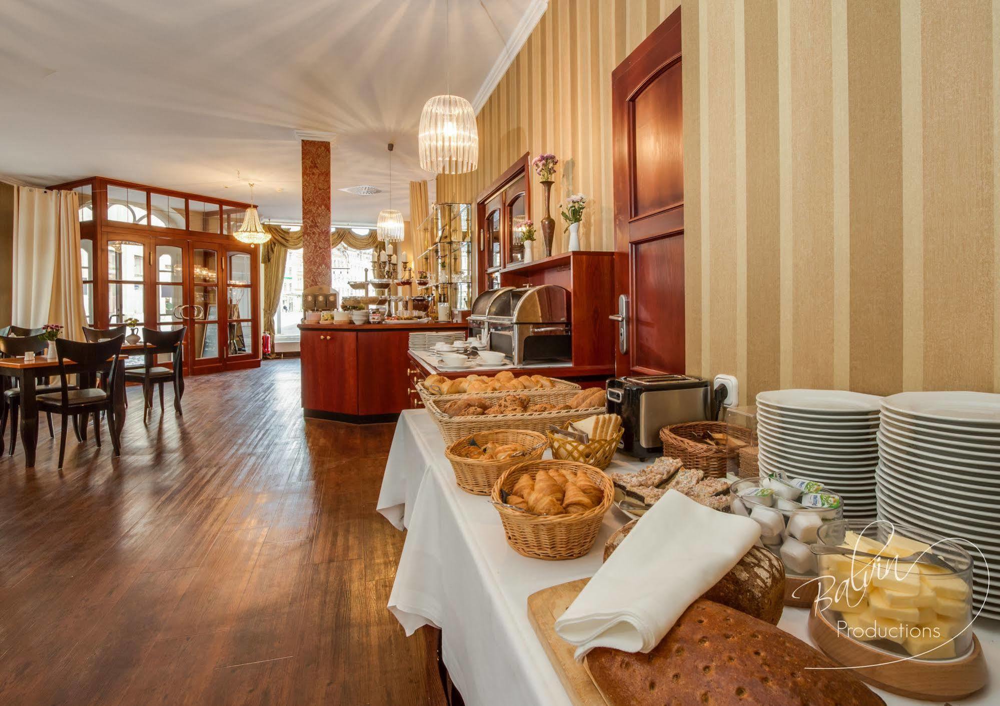 Akzent Hotel Am Goldenen Strauss Görlitz Exteriör bild